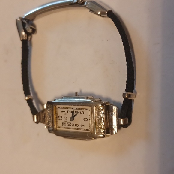 VINTAGE WOMEN'S WATCH NOAHS ARK, ANIMALS PRE LOVED, SILVERTONE, HONG KONG QUARTZ - Picture 7 of 9